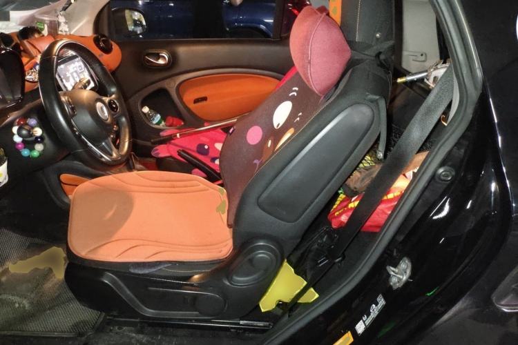 Used smart fortwo 2017 1.0L 52kW New Sound Special Edition China V Emission Standard Left Rear Seat