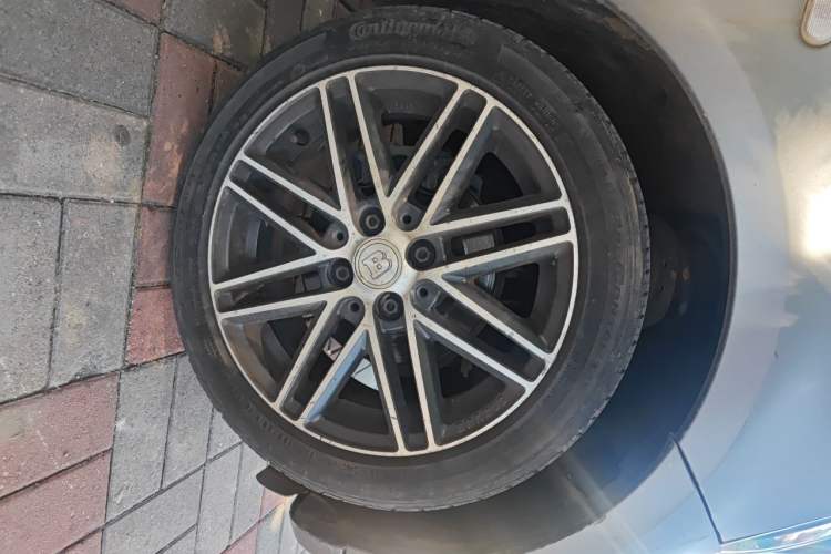 Used smart fortwo 2017 1.0L 52kW Grey Gravity Special Edition China V Emission Standard Right Front Wheel Hub