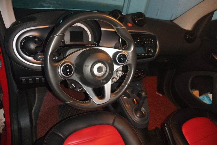 Used smart fortwo 2017 1.0L 52kW Hardtop Affection Special Edition Center Console