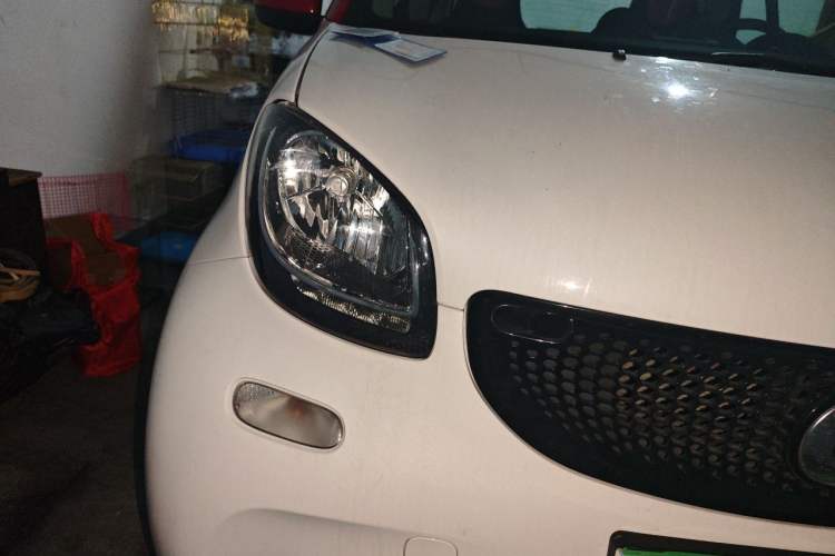 Used smart fortwo 2017 1.0L 52kW Hardtop Affection Special Edition Right Front Headlight