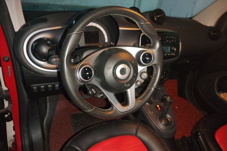 Used smart fortwo 2017 1.0L 52kW Hardtop Affection Special Edition Steering Wheel