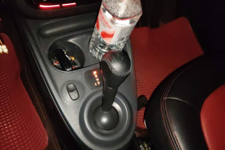 Used smart fortwo 2017 1.0L 52kW Hardtop Affection Special Edition Gear Lever