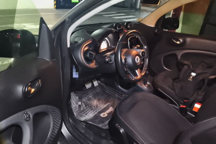Used smart fortwo 2017 1.0L 52kW Grey Gravity Special Edition China V Emission Standard Driver Seat