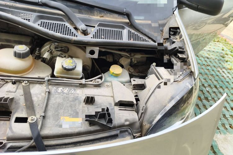 Used smart fortwo 2017 Model 1.0L 52 kW Melody Blue Special Edition China V Standard Engine Bay Left