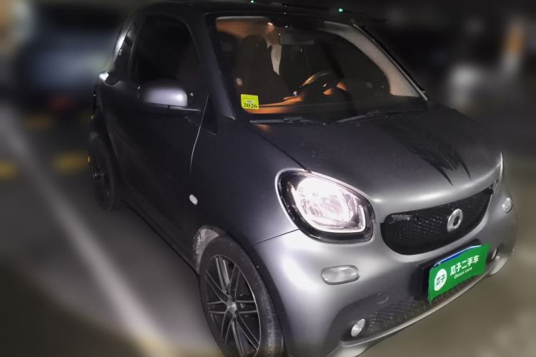 Used smart fortwo 2017 1.0L 52kW Grey Gravity Special Edition China V Emission Standard Front Right 45 Deg