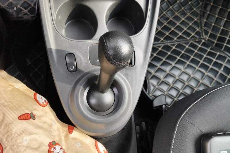 Used smart fortwo 2017 Model 1.0L 52 kW Melody Blue Special Edition China V Standard Gear Lever