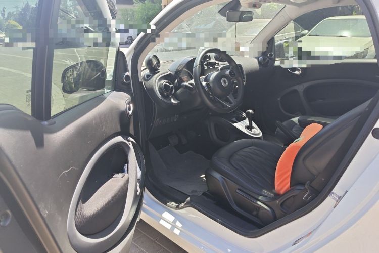 Used smart fortwo 2017 1.0L 52kW New Sound Special Edition China V Emission Standard Driver Seat