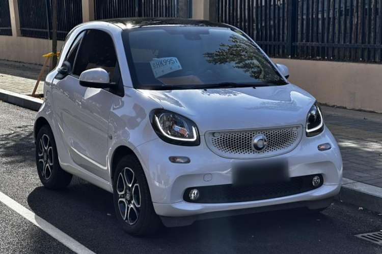 Used smart fortwo 2017 1.0L 52kW New Sound Special Edition China V Emission Standard Exterior 2