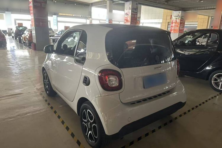 Used smart fortwo 2017 1.0L 52kW New Sound Special Edition China V Emission Standard Exterior 4