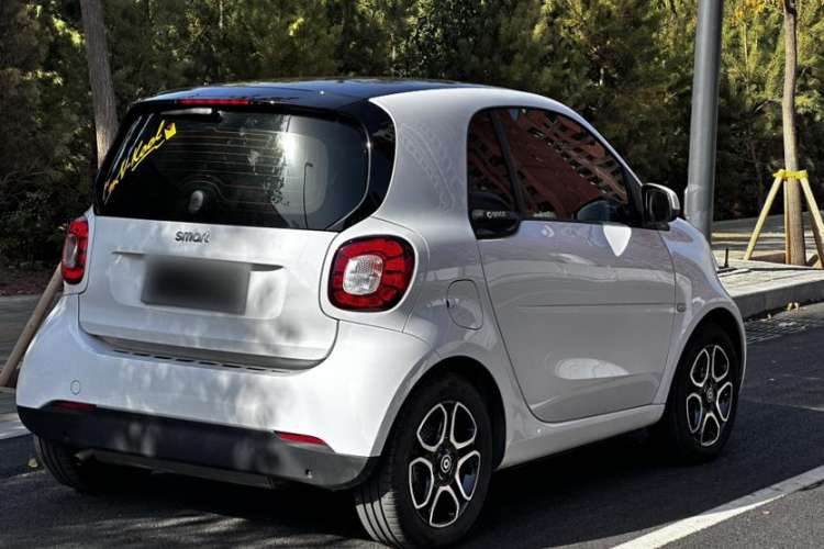 Used smart fortwo 2017 1.0L 52kW New Sound Special Edition China V Emission Standard Exterior 4