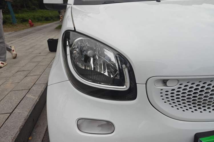 Used smart fortwo 2017 1.0L 52kW New Sound Special Edition China V Emission Standard Exterior 6