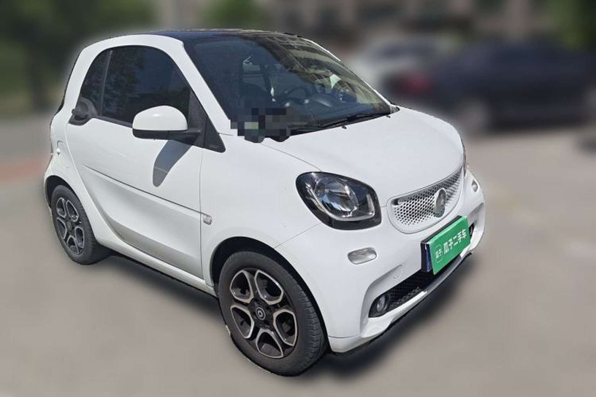 Used smart fortwo 2017 1.0L 52kW New Sound Special Edition China V Emission Standard Front Right 45 Deg