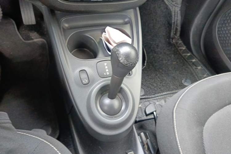 Used smart fortwo 2017 1.0L 52kW Hardtop Affection Special Edition Gear Lever