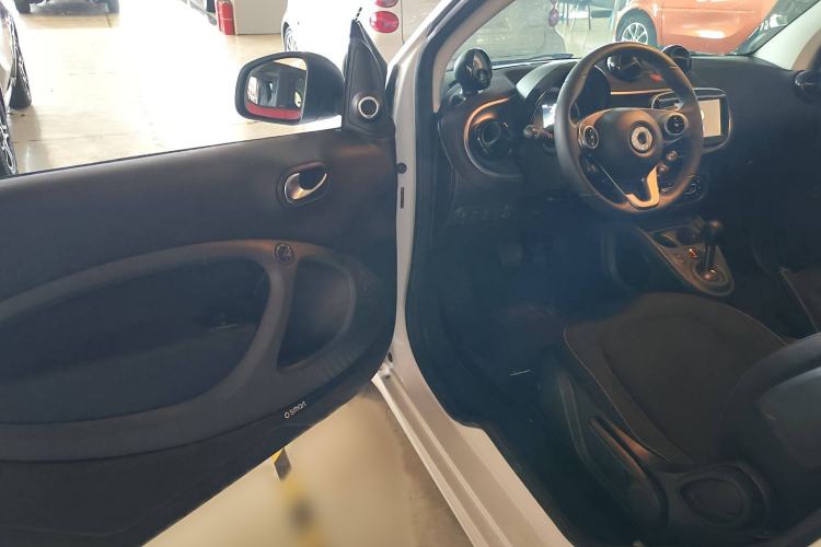 Used smart fortwo 2017 1.0L 52kW New Sound Special Edition China V Emission Standard Interior 12