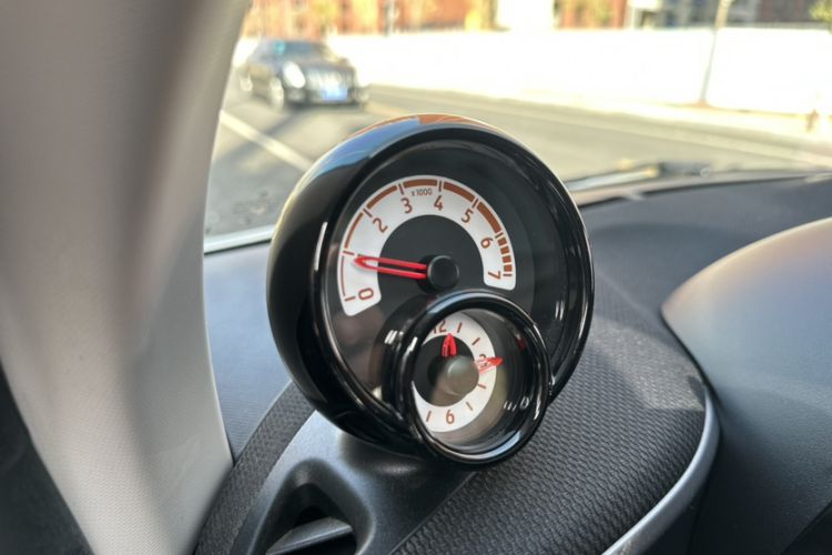 Used smart fortwo 2017 1.0L 52kW New Sound Special Edition China V Emission Standard Interior 2