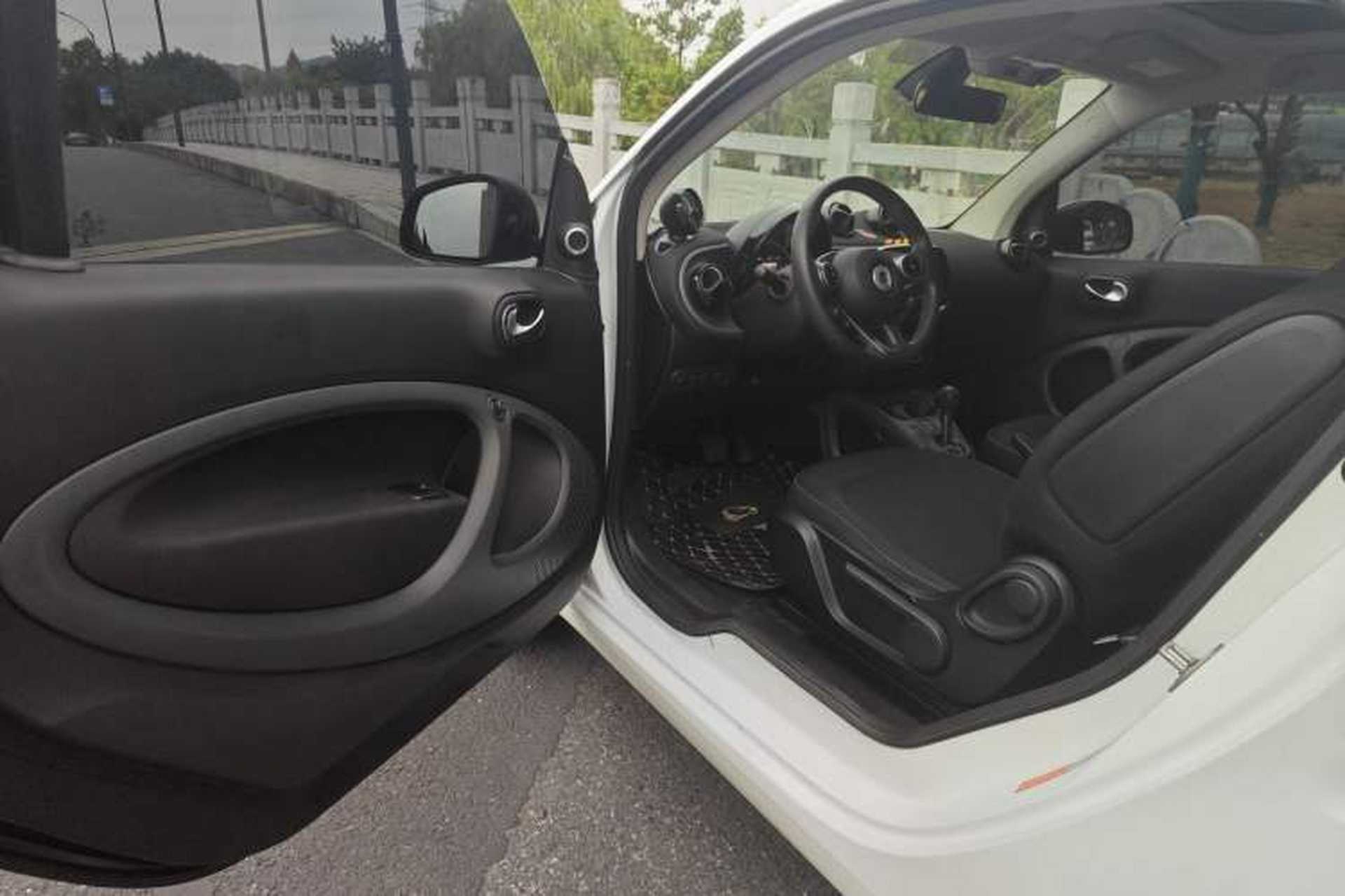 Used smart fortwo 2017 1.0L 52kW New Sound Special Edition China V Emission Standard Interior 3