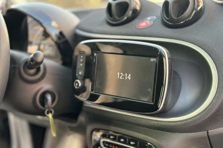 Used smart fortwo 2017 1.0L 52kW New Sound Special Edition China V Emission Standard Interior 5