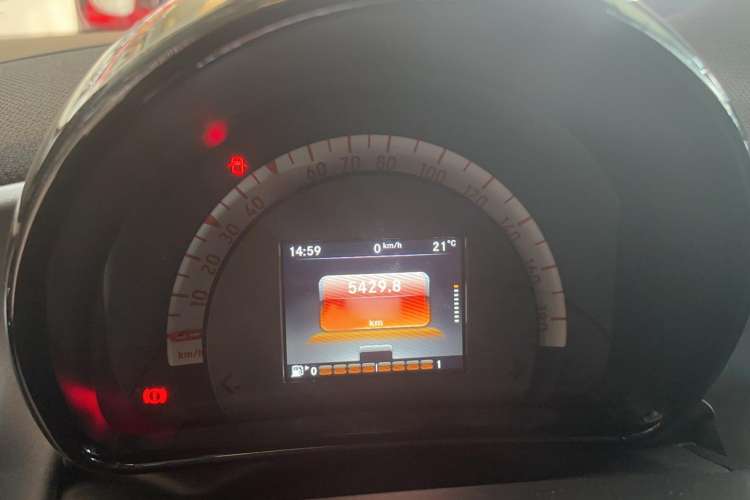 Used smart fortwo 2017 1.0L 52kW New Sound Special Edition China V Emission Standard Interior 6