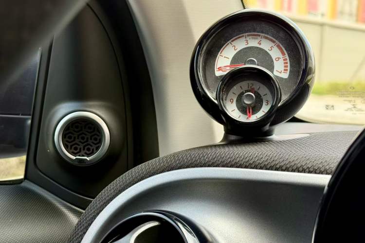 Used smart fortwo 2017 1.0L 52kW New Sound Special Edition China V Emission Standard Interior 8