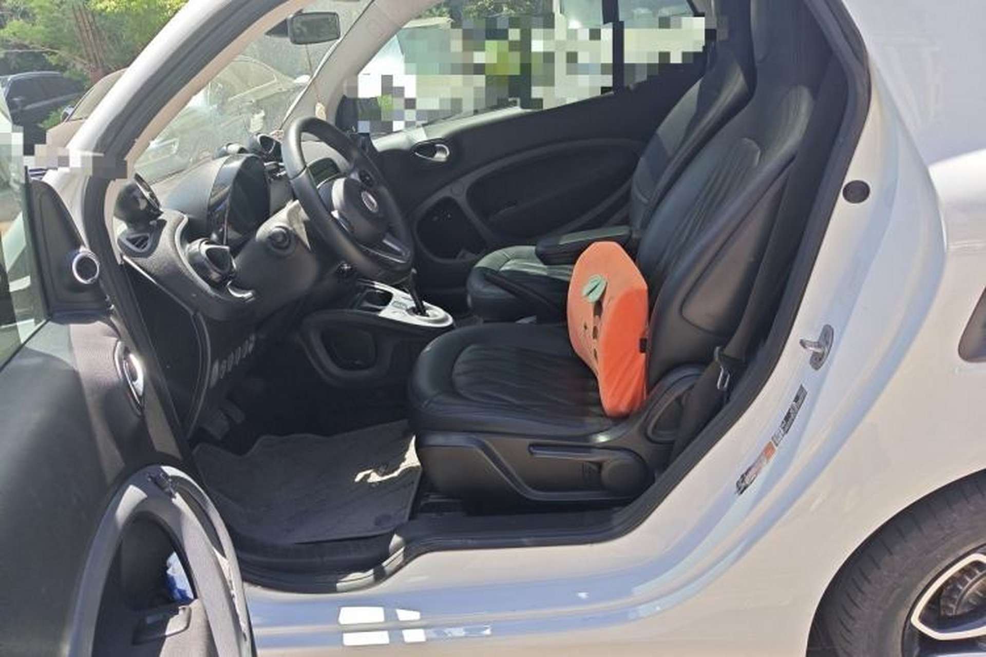 Used smart fortwo 2017 1.0L 52kW New Sound Special Edition China V Emission Standard Left Front Seat