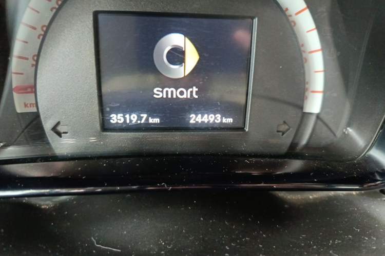 Used smart fortwo 2017 1.0L 52kW Hardtop Affection Special Edition Odometer Close Up