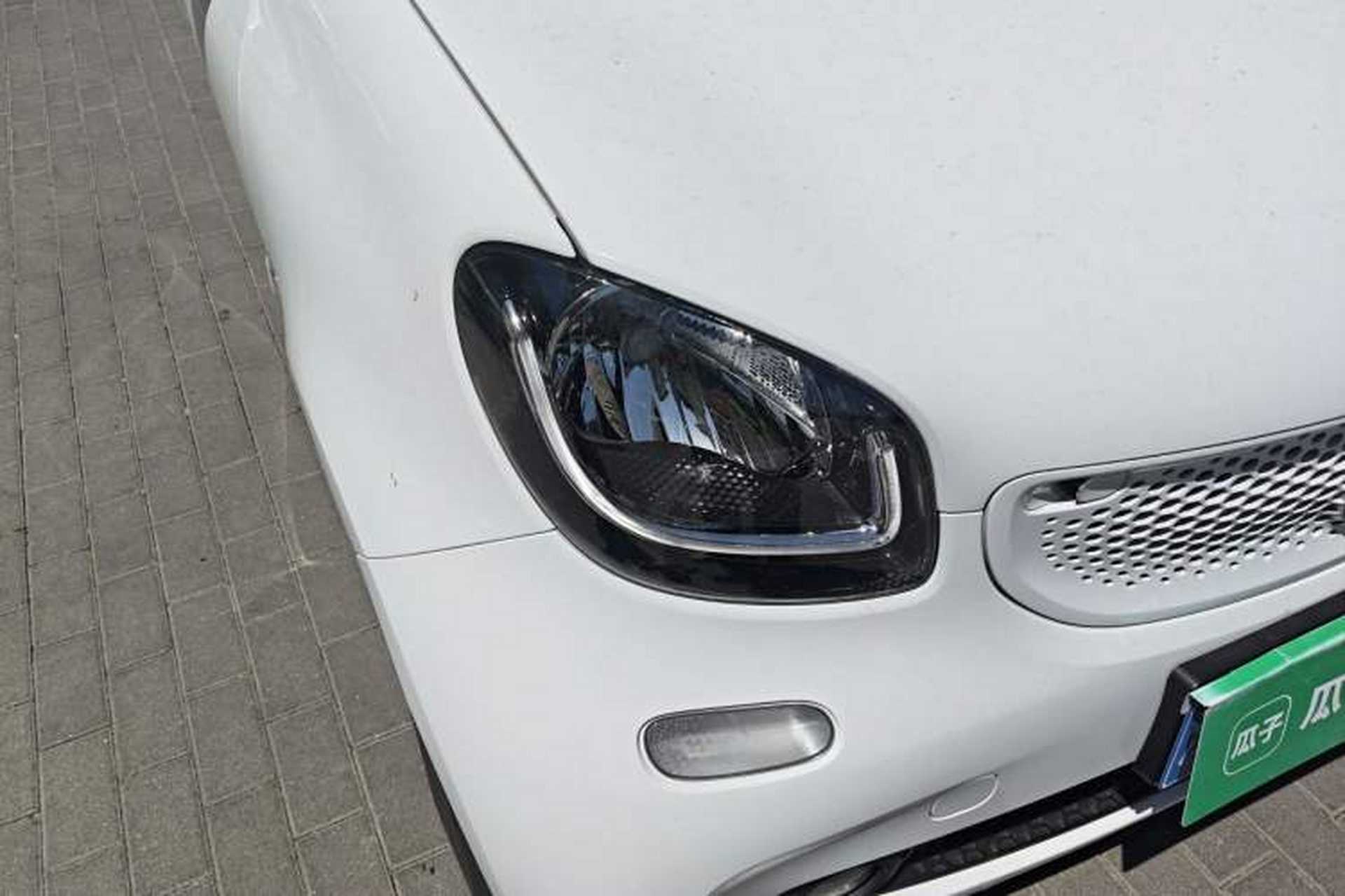 Used smart fortwo 2017 1.0L 52kW New Sound Special Edition China V Emission Standard Right Front Headlight
