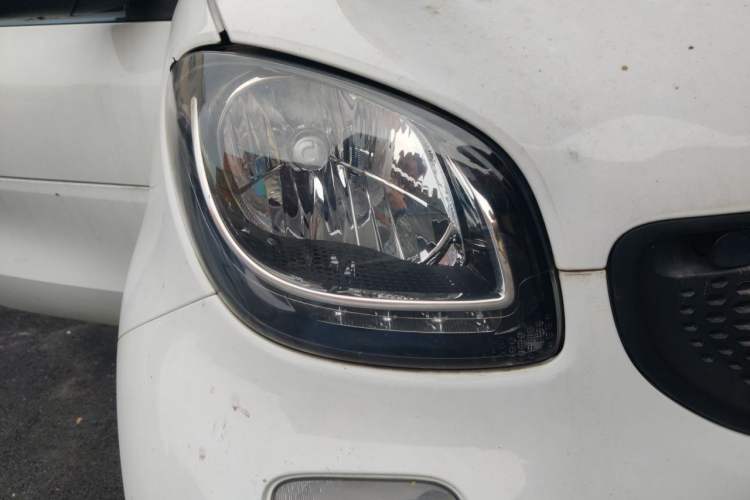 Used smart fortwo 2017 1.0L 52kW Hardtop Affection Special Edition Right Front Headlight