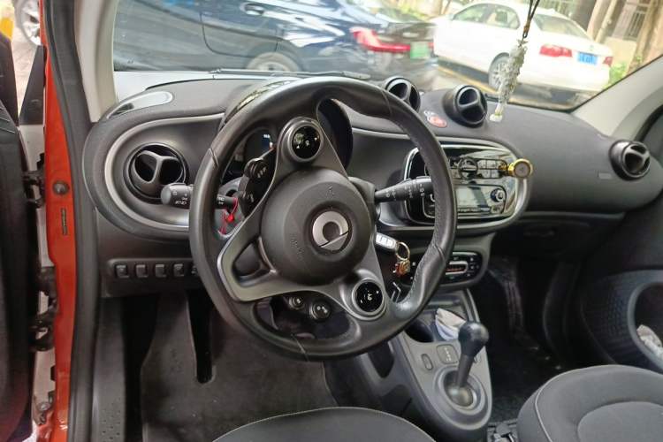 Used smart fortwo 2017 1.0L 52kW Hardtop Affection Special Edition Steering Wheel