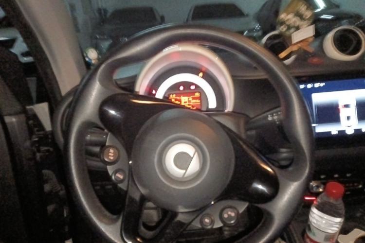 Used smart fortwo 2017 1.0L 52kW Hardtop Affection Special Edition Steering Wheel