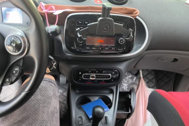 Used smart fortwo 2018 1.0L 52kW Hardtop Passion Edition China V Standard Audio And AC Panel