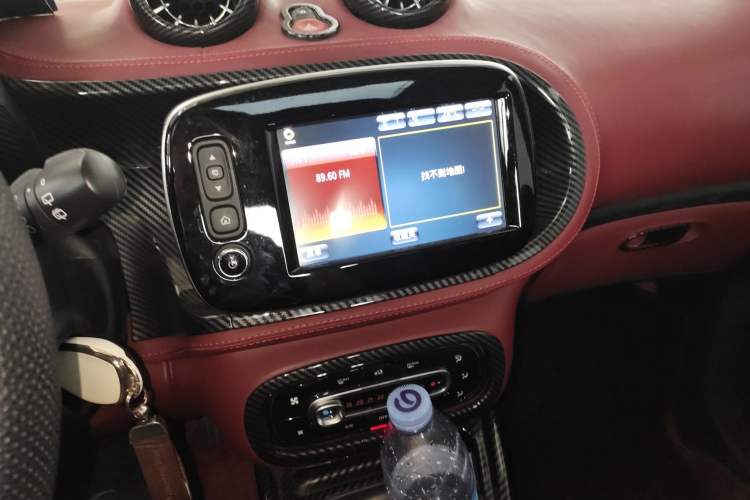 Used smart fortwo 2018 0.9T 66kW Hardtop Pioneer Edition China V Emission Standard Audio And AC Panel