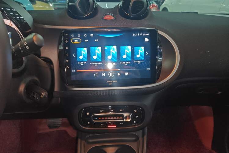 Used smart fortwo 2018 1.0L 52kW Hardtop Passion Edition China V Standard Audio And AC Panel