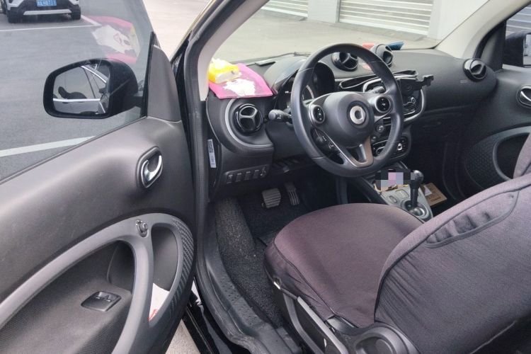 Used smart fortwo 2018 1.0L 52kW Hardtop Passion Edition China V Standard Driver Seat