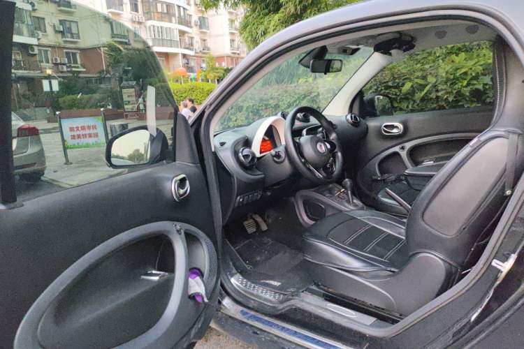 Used smart fortwo 2018 1.0L 52kW Hardtop Dynamic Version China V Driver Seat