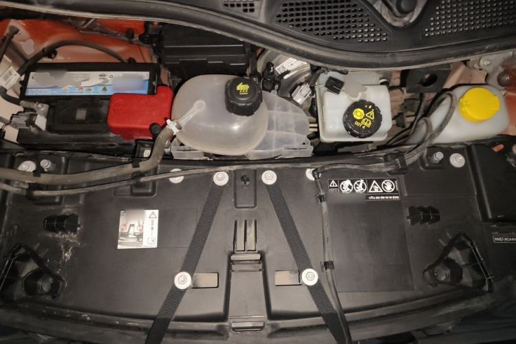 Used smart fortwo 2018 1.0L 52kW Hardtop Dynamic Version China V Engine Bay