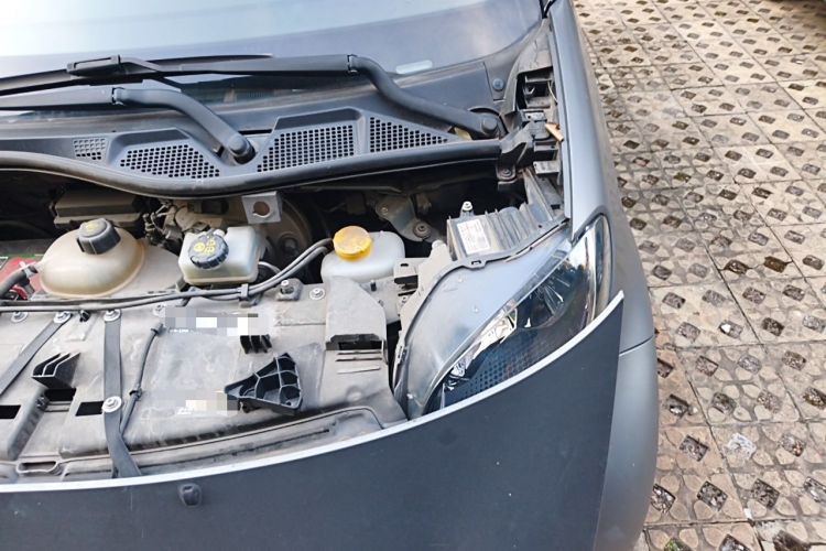 Used smart fortwo 2018 1.0L 52kW Hardtop Dynamic Version China V Engine Bay Left