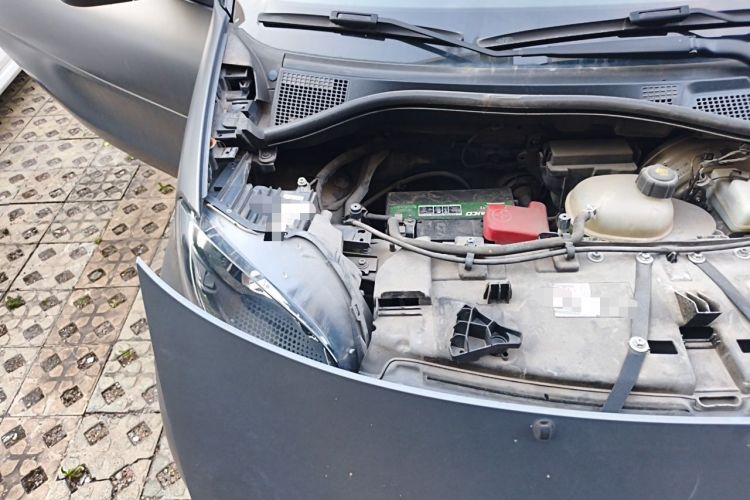 Used smart fortwo 2018 1.0L 52kW Hardtop Dynamic Version China V Engine Bay Right