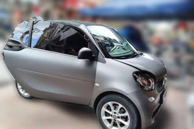 Used smart fortwo 2018 1.0L 52kW Hardtop Dynamic Version China V Front Right 45 Deg