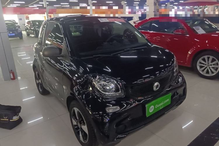 Used smart fortwo 2018 1.0L 52kW Hardtop Passion Edition China V Standard Front Right 45 Deg