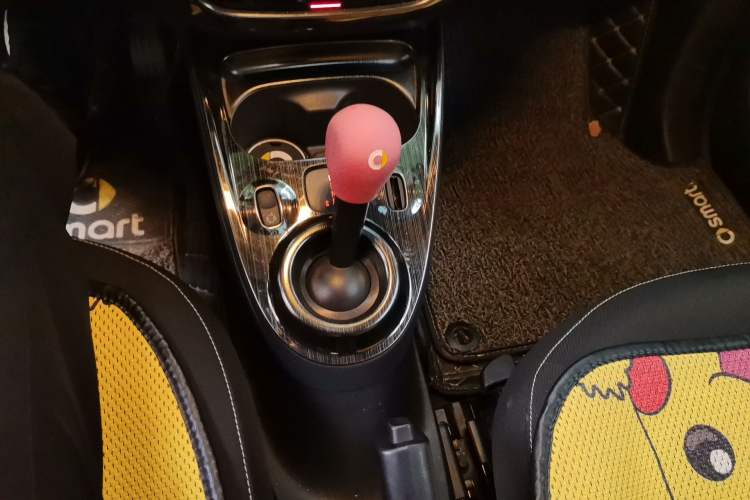 Used smart fortwo 2018 1.0L 52kW Hardtop Passion Edition China V Standard Gear Lever