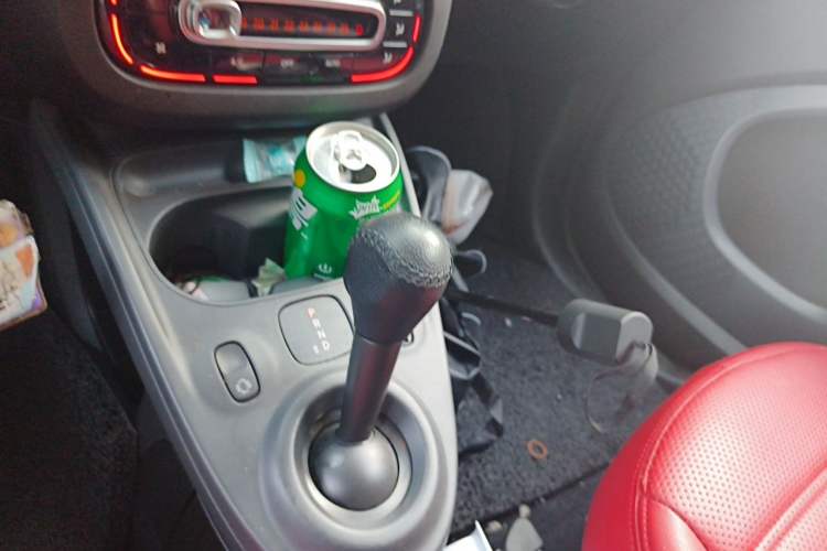 Used smart fortwo 2018 1.0L 52kW Hardtop Dynamic Version China V Gear Lever