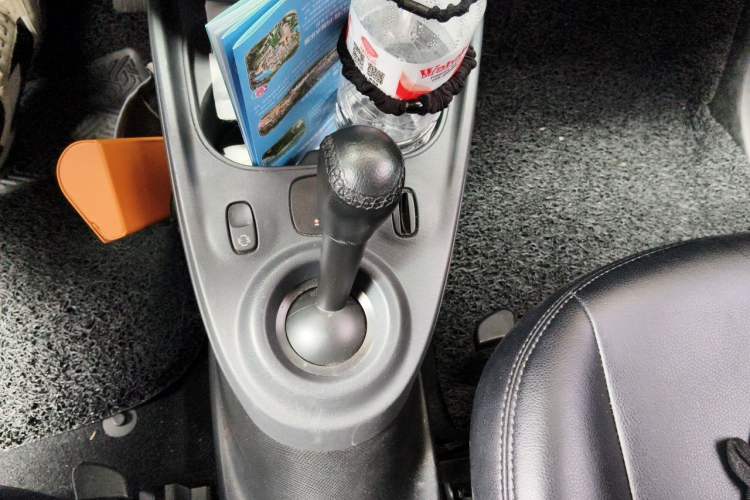 Used smart fortwo 2018 1.0L 52kW Hardtop Dynamic Version China V Gear Lever