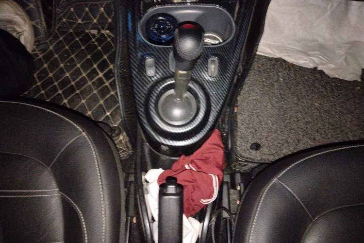 Used smart fortwo 2018 0.9T 66kW Hardtop Pioneer Edition China V Emission Standard Gear Lever