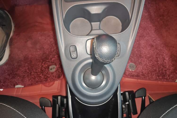 Used smart fortwo 2018 1.0L 52kW Hardtop Passion Edition China V Standard Gear Lever