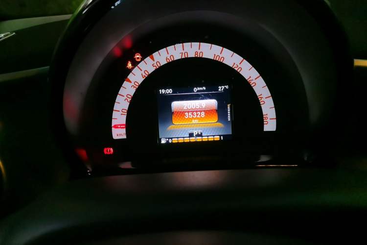 Used smart fortwo 2018 1.0L 52kW Hardtop Passion Edition China V Standard Instrument Cluster