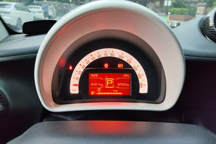 Used smart fortwo 2018 1.0L 52kW Hardtop Dynamic Version China V Instrument Cluster