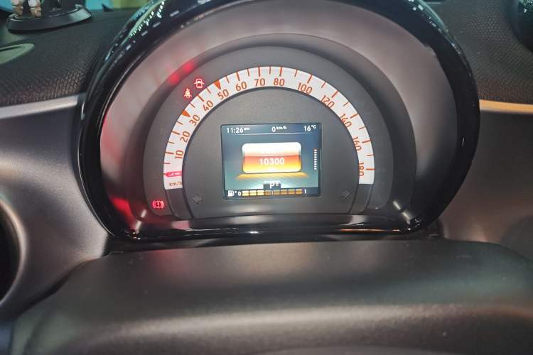Used smart fortwo 2018 1.0L 52kW Hardtop Passion Edition China V Standard Instrument Cluster