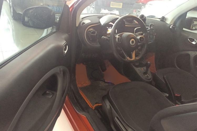 Used smart fortwo 2018 1.0L 52kW Hardtop Passion Edition China V Standard Interior 3
