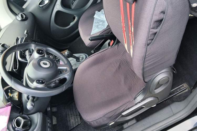 Used smart fortwo 2018 1.0L 52kW Hardtop Passion Edition China V Standard Left Front Seat