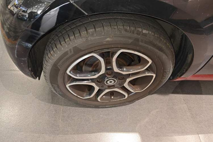 Used smart fortwo 2018 0.9T 66kW Hardtop Pioneer Edition China V Emission Standard Left Front Wheel Hub